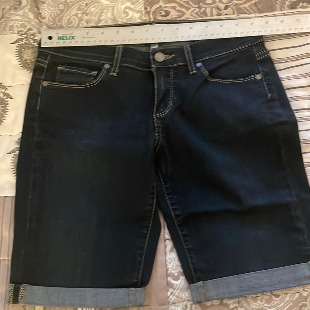 Paige size 26 Bermuda short Kayla